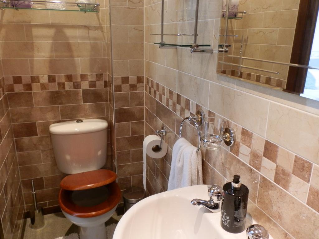 Balnacraig Bed & Breakfast Saline Bagian luar foto